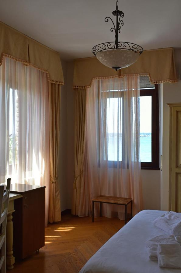 Hotel Pace Sirmione Exterior photo