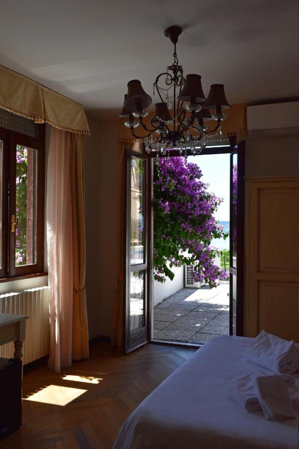 Hotel Pace Sirmione Exterior photo