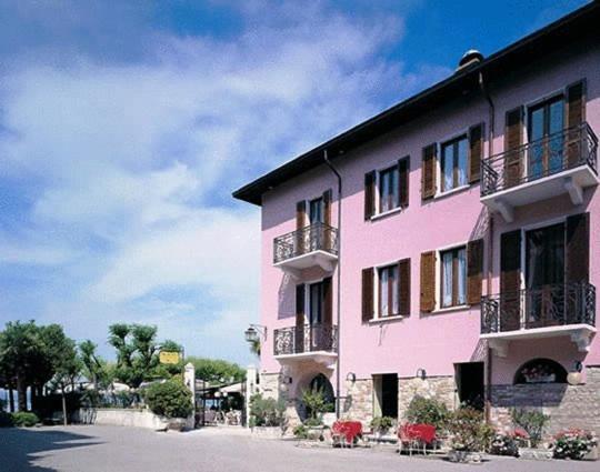 Hotel Pace Sirmione Exterior photo