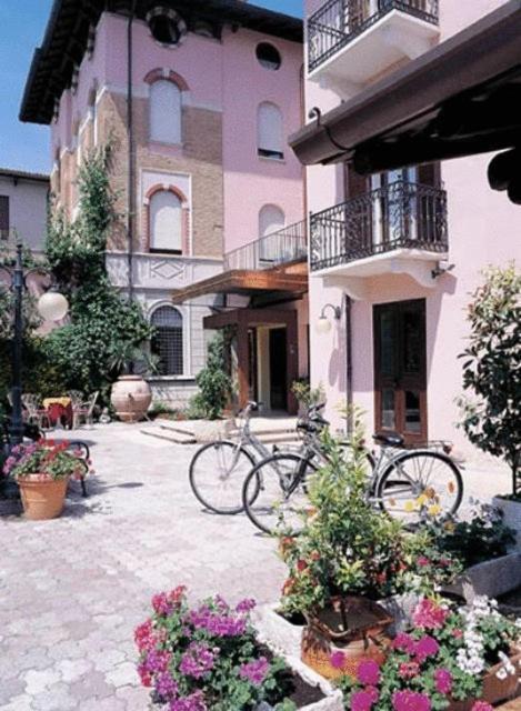 Hotel Pace Sirmione Exterior photo