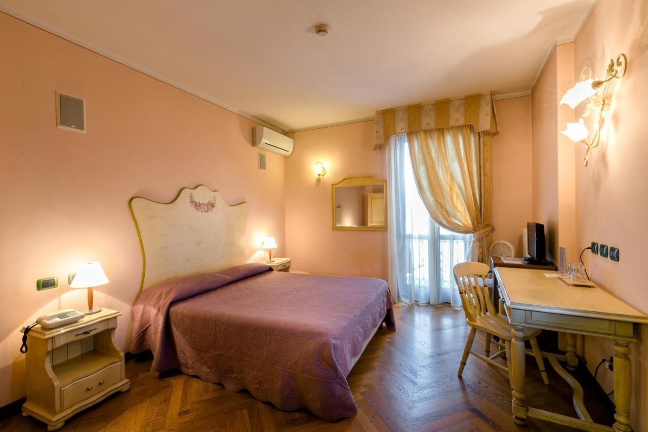 Hotel Pace Sirmione Exterior photo